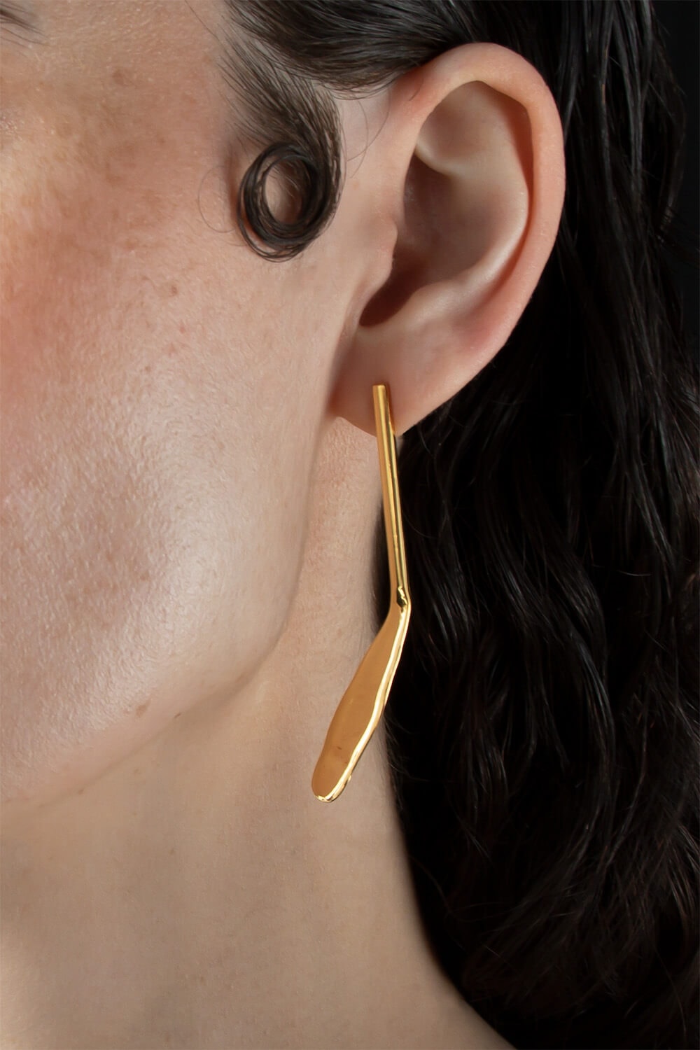 OLONG , FLOW , EARRINGS , SIDE , BODY , LOW