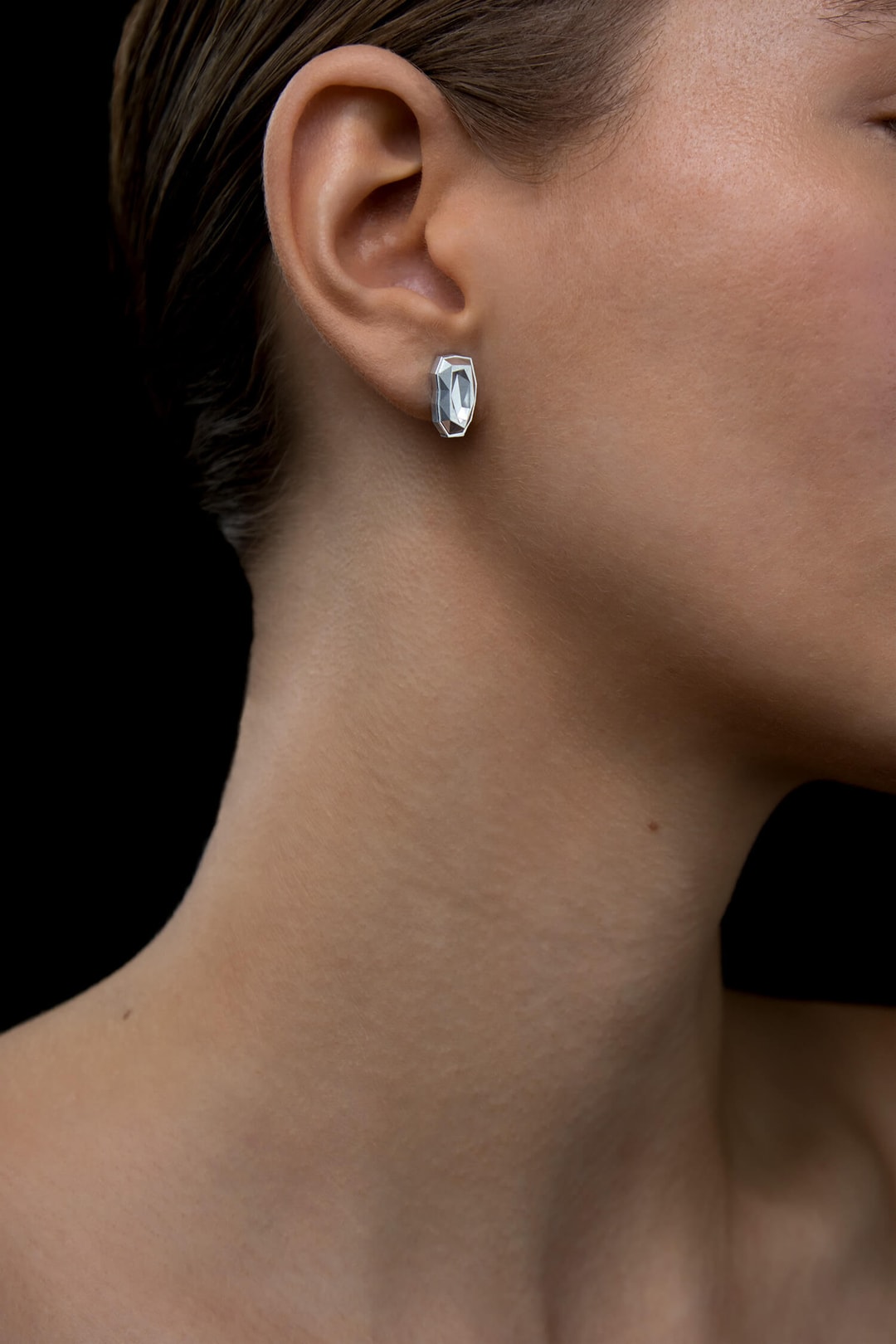DIAMOND , BIG , EARRING , BODY , LOW