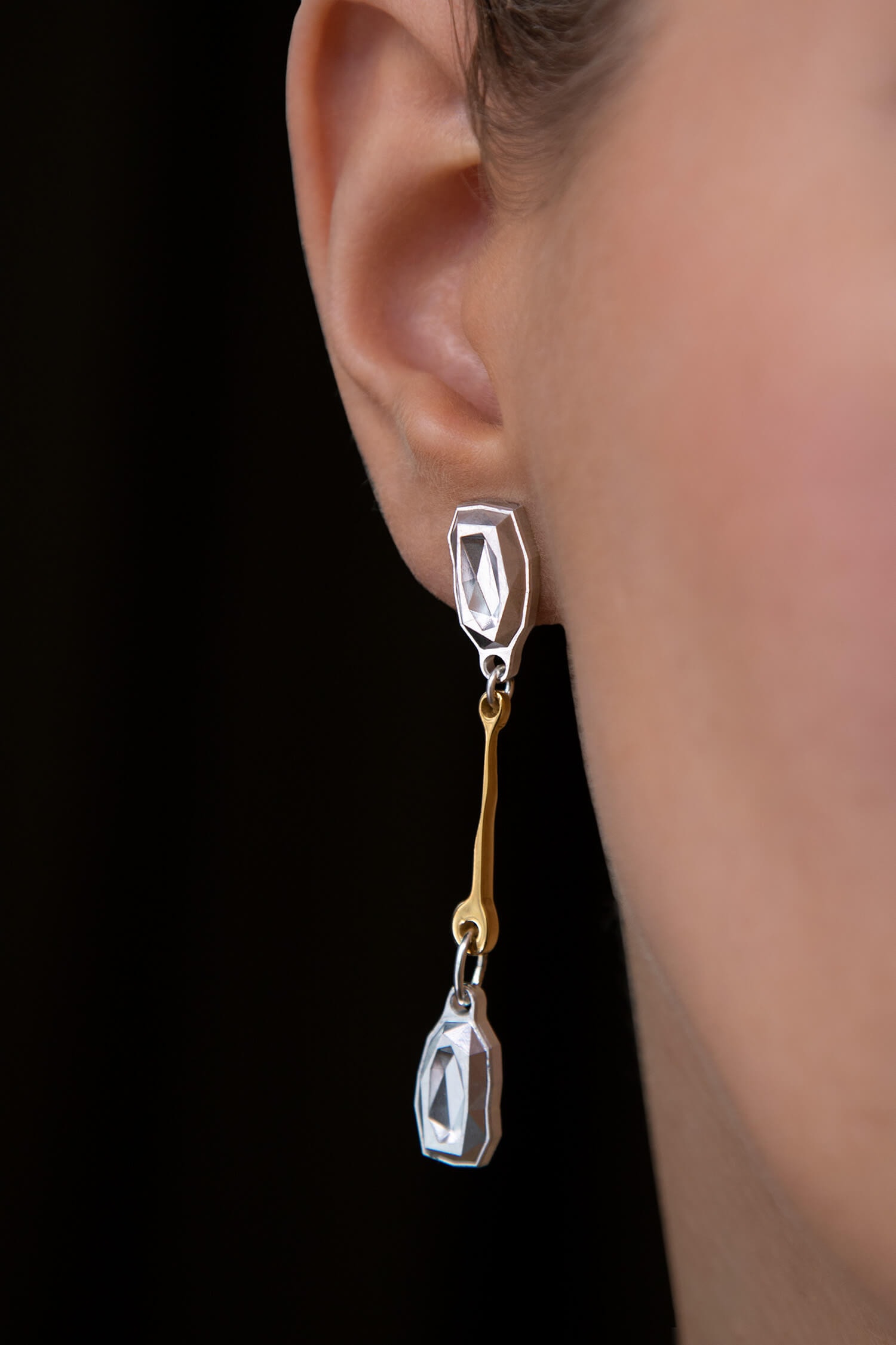 DIAMOND , EARRING , BODY , LOW