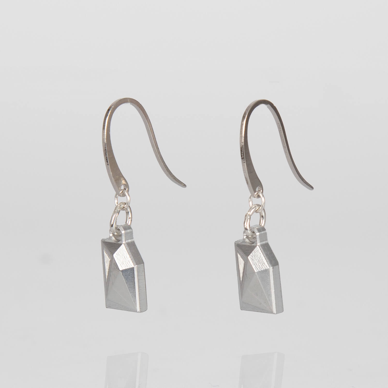 DIAMOND , HANGING , EARRING , SIDE , ALU