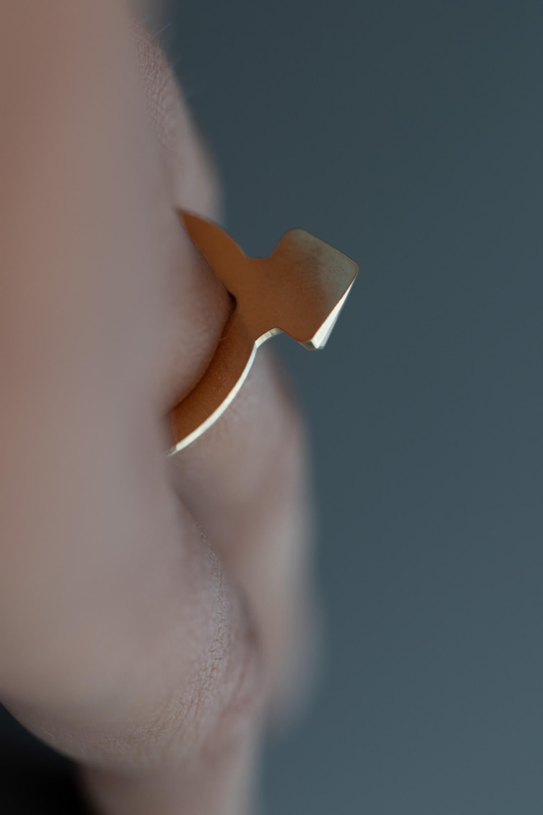 DIAMOND , RING , BODY , BACK , LOW
