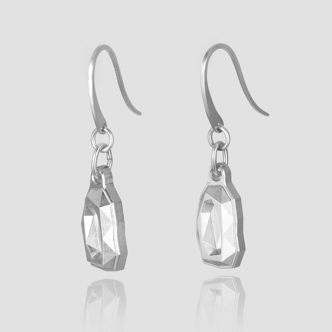 DIAMOND , BIG , HANGING , EARRING , SIDE , ALU