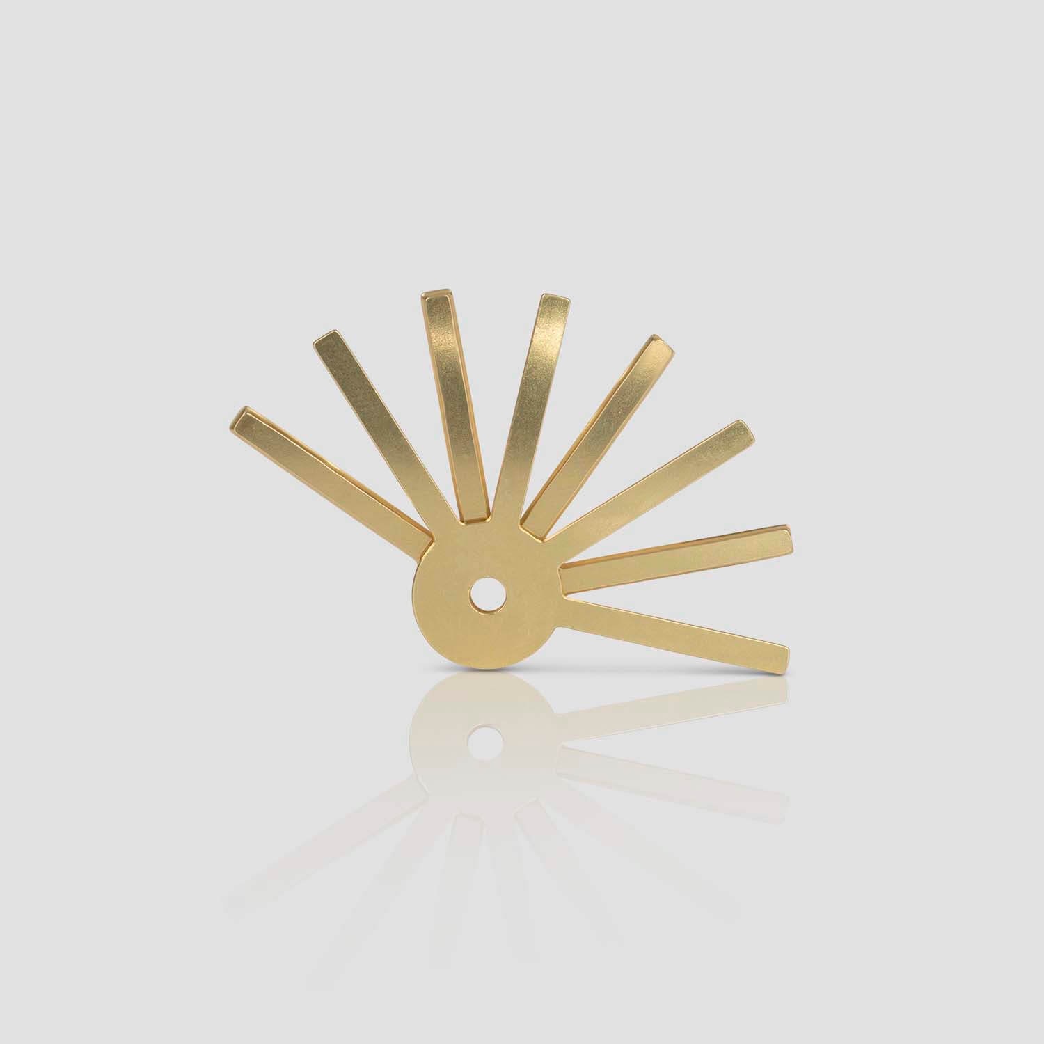 STARR , EARRING , FRONT , BRASS