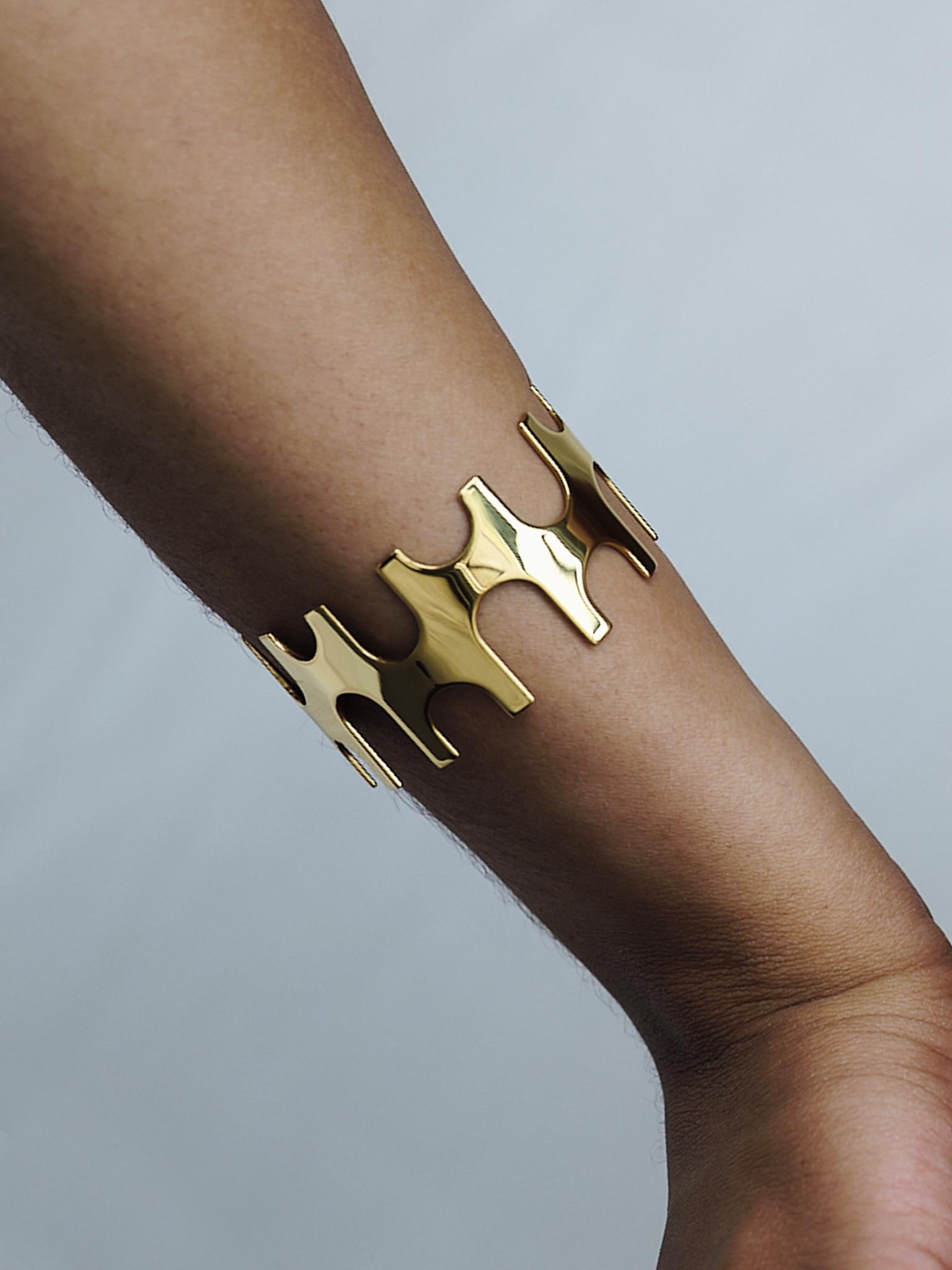 left 0 sk , bracelet , 24k gold plated