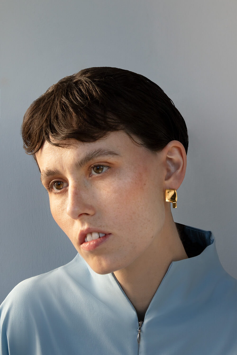 LEFT , EARRINGS , B , BODY