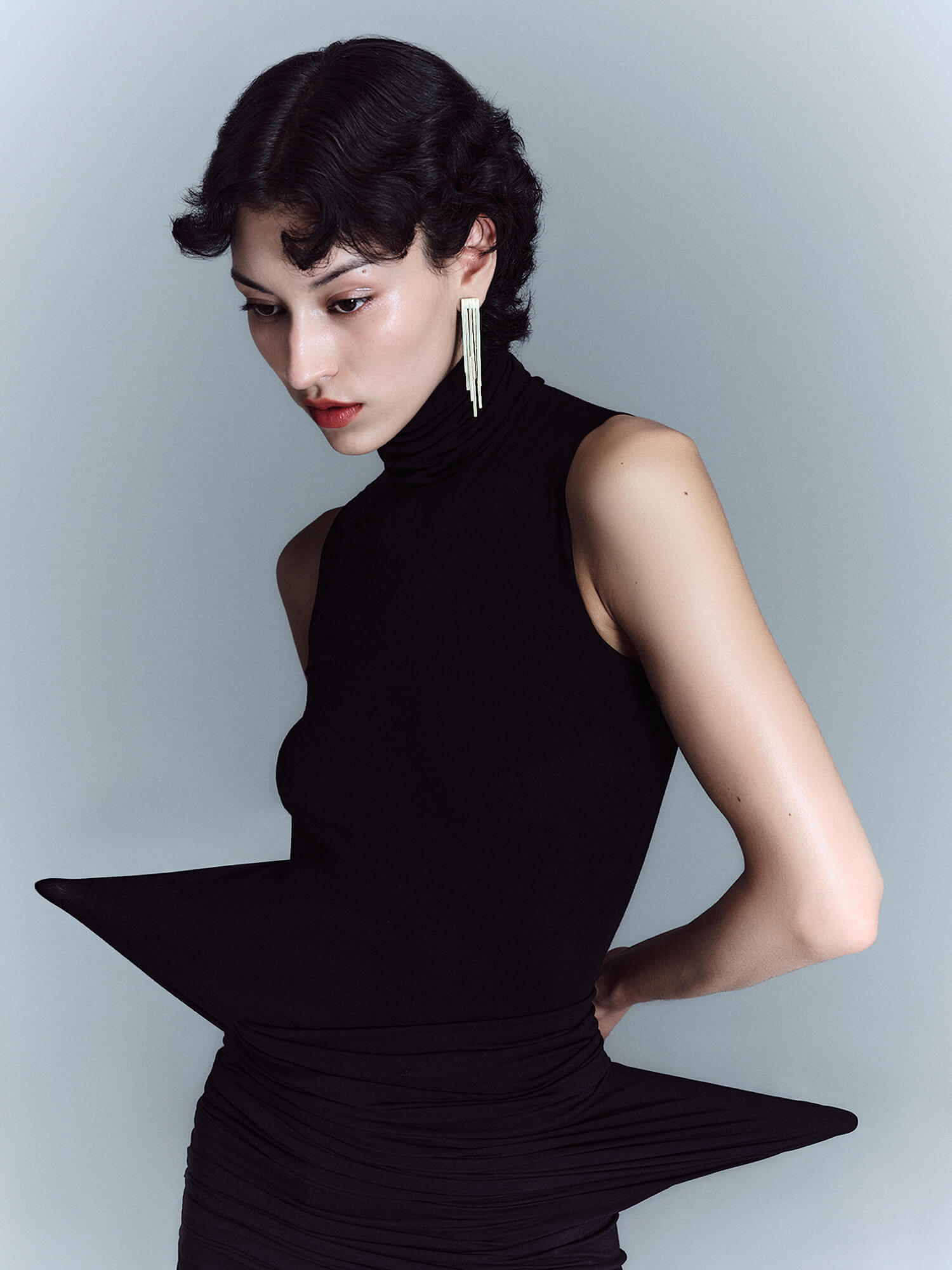 CAMPAGNE_STARR_FALL_EARRINGS_BODY3_WEB