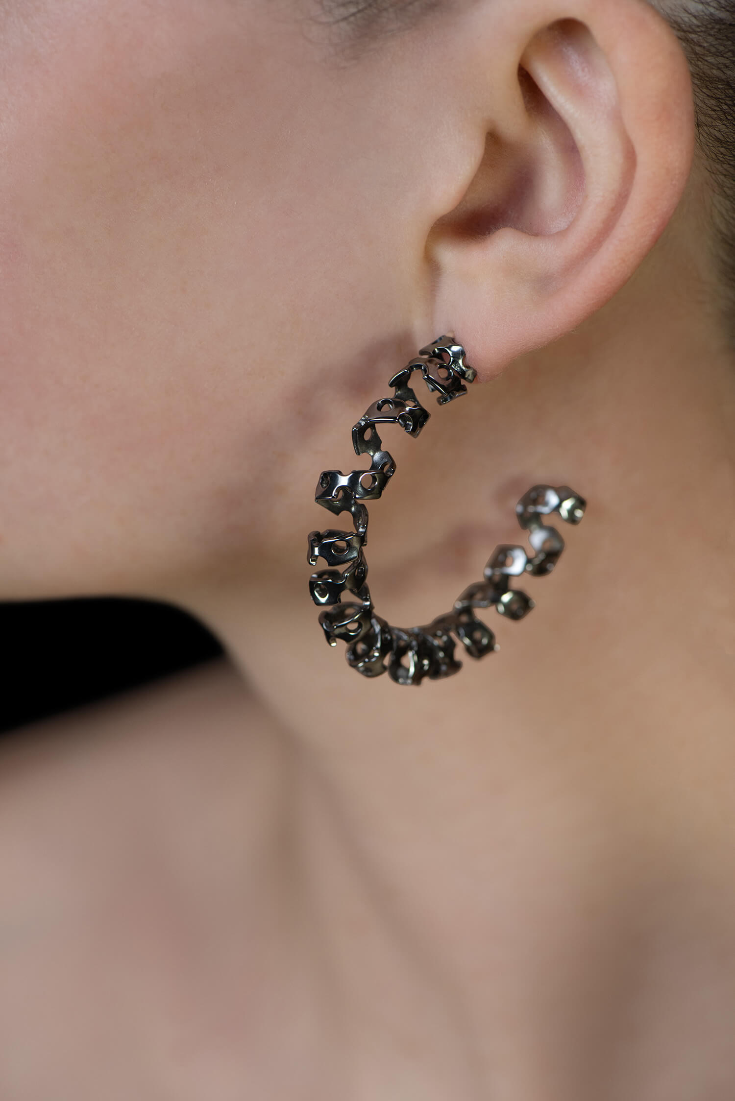 GRAY,CIRCLEROUCH,EARRINGS,BODY,SILVER,WEB