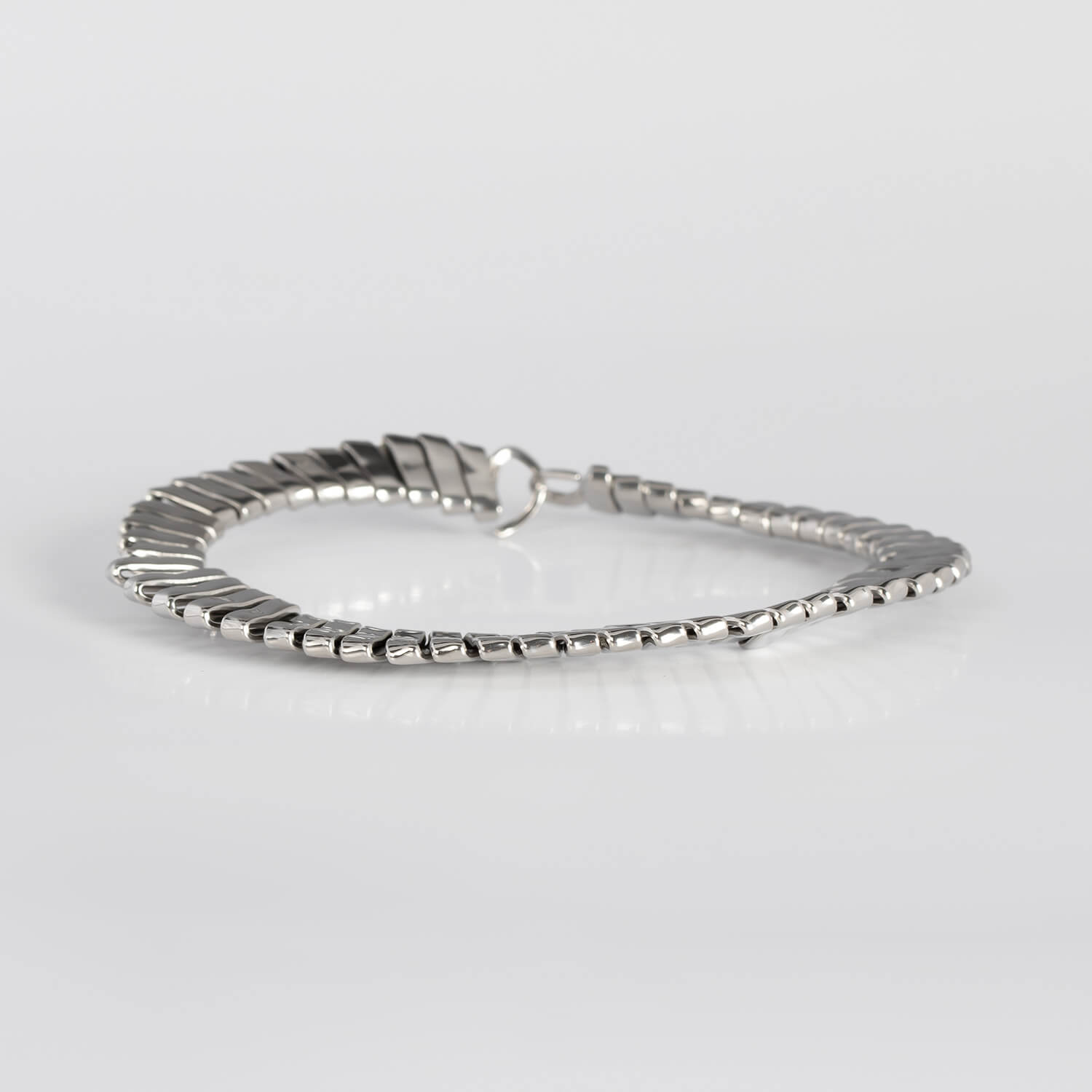 GRAY_LAPS_SEAL_BRACELET_FRONT_RVS_WEB