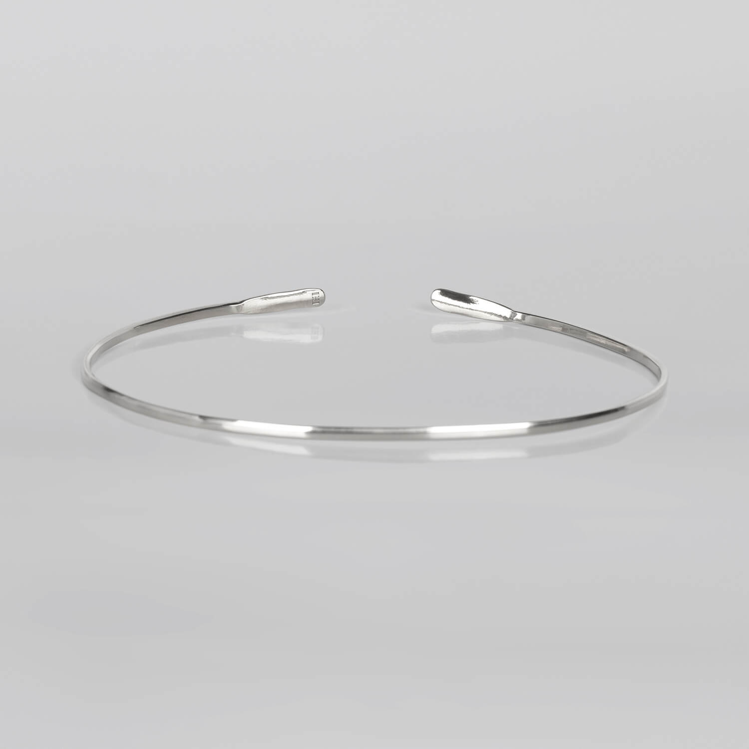 MIRR_FLAT_BRACELET_BACK_SILVER_WEB.jpg