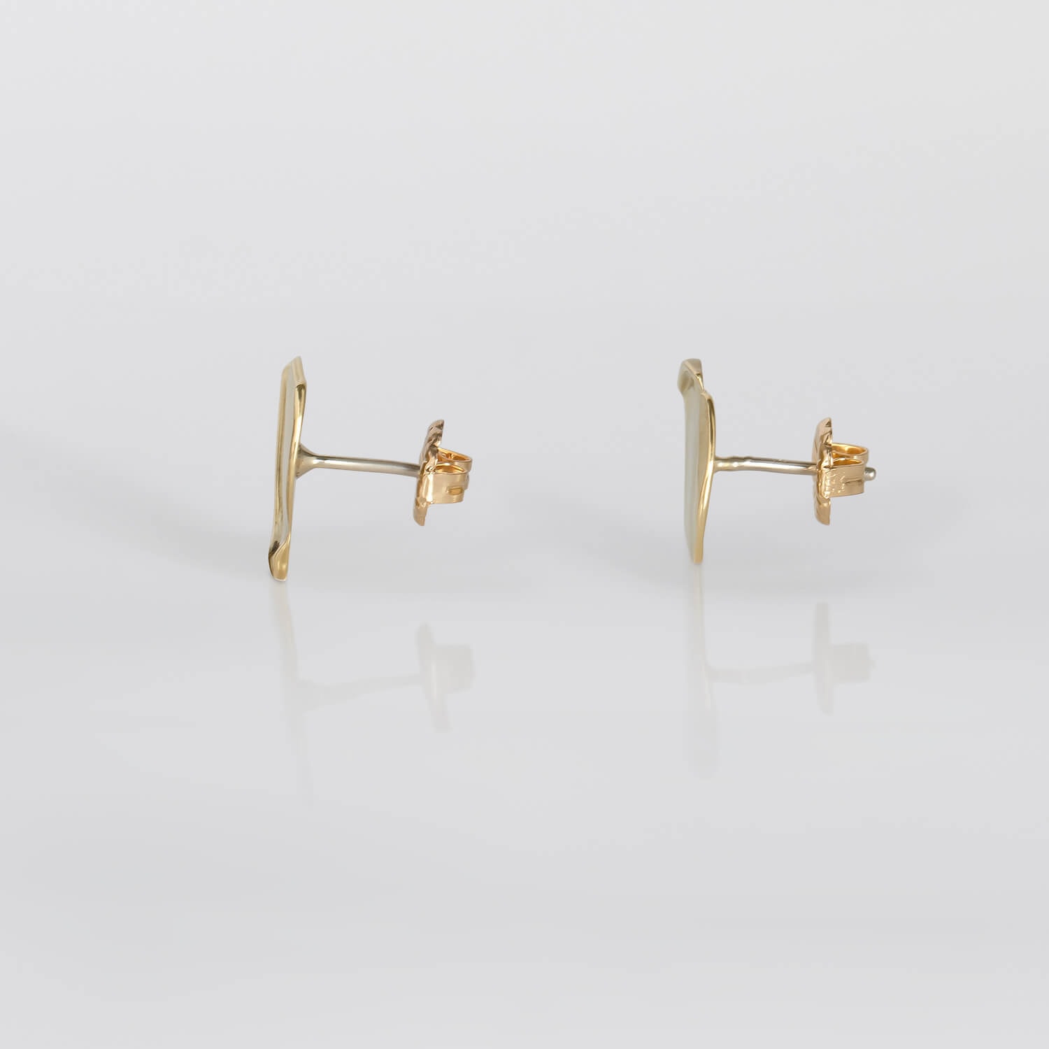 MIRR_RECTANGLE_SMALL_EARRINGS_SIDE_BRASS_WEB.jpg