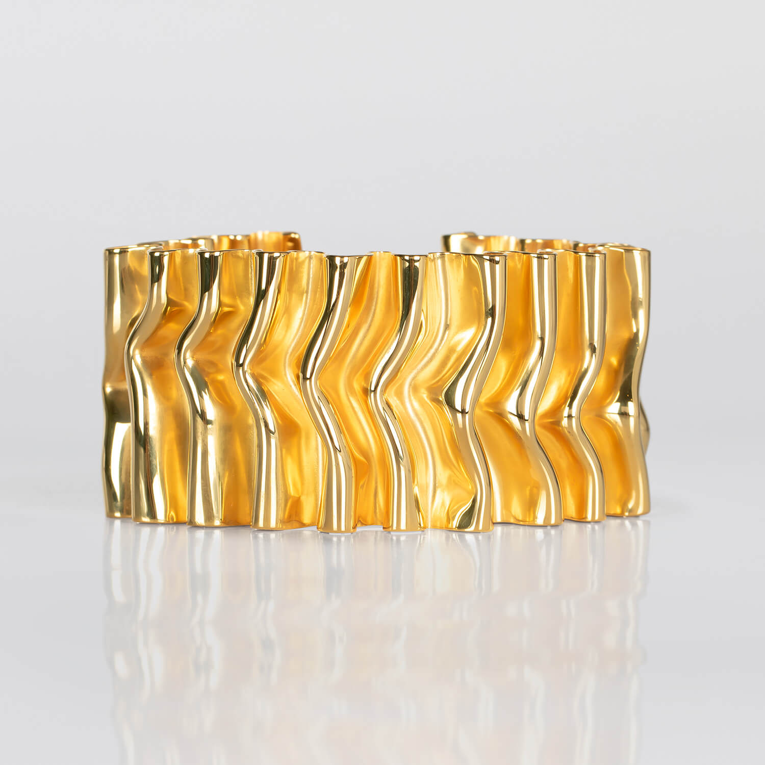MIRR_WAVE_BRACELET_FRONT_24KRTGP_WEB.jpg