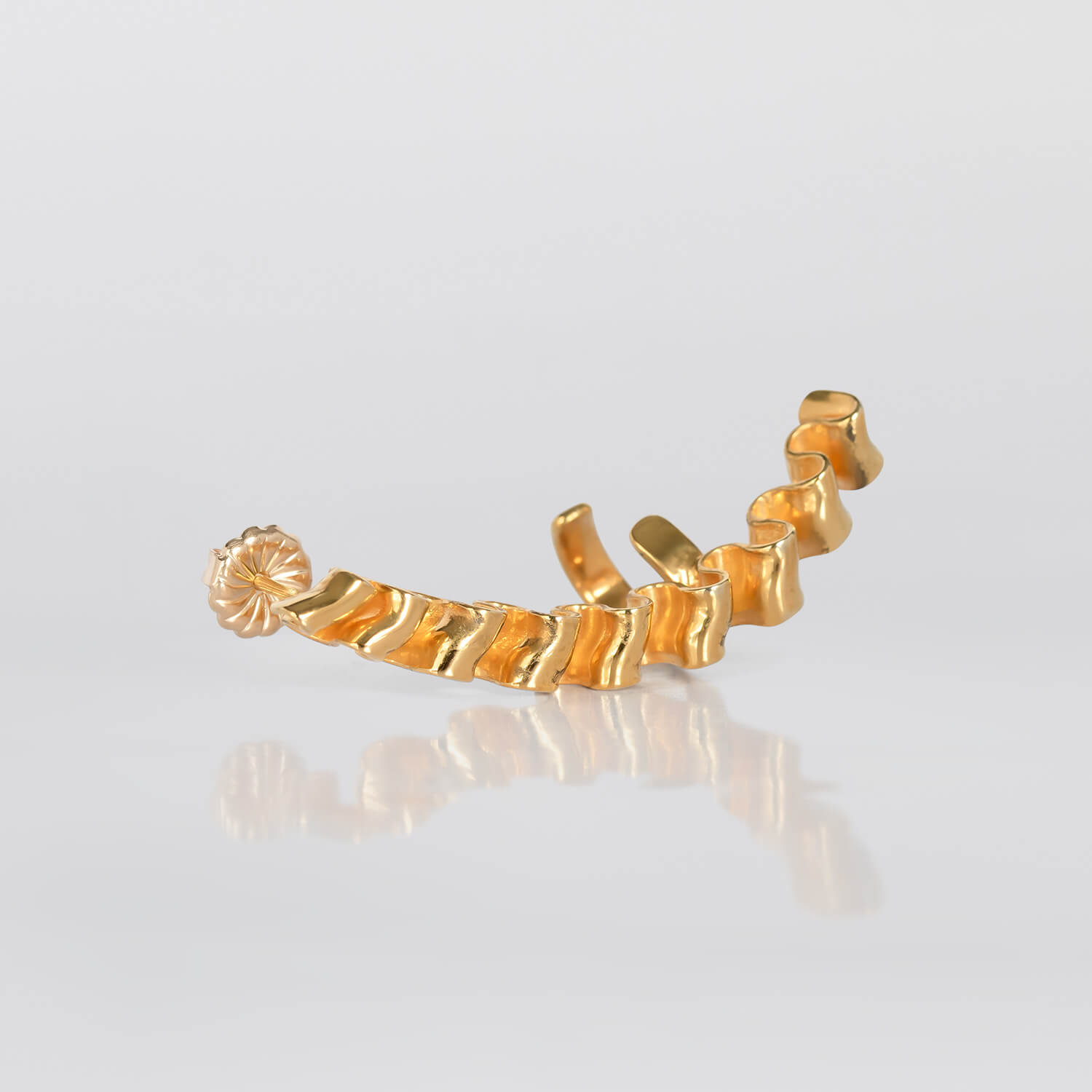 MIRR_WAVE_EARCUFF_BACK_24KRTGP_WEB.jpg