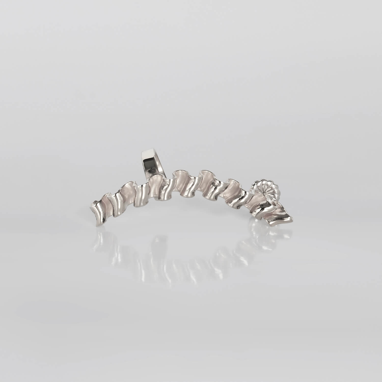 MIRR_WAVE_EARCUFF_FRONT_2SILVERP_WEB.jpg