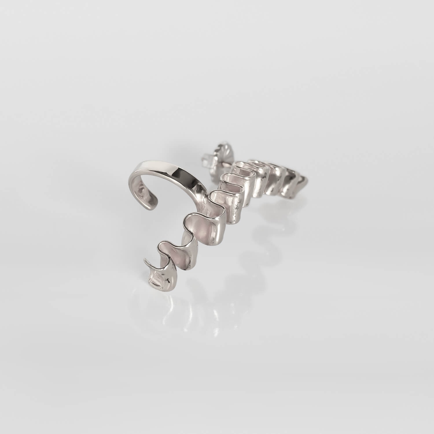 MIRR_WAVE_EARCUFF_SIDE_2SILVERP_WEB.jpg