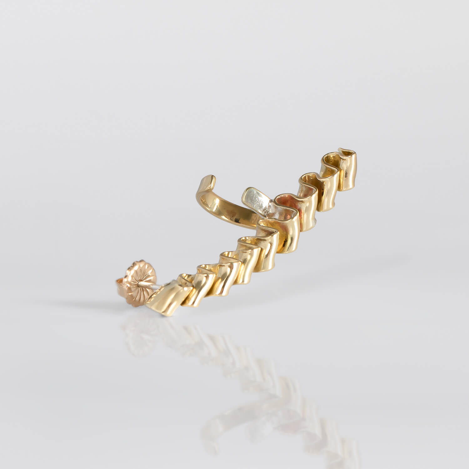 MIRR_WAVE_EARCUFF_SIDE_BRASS_WEB.jpg