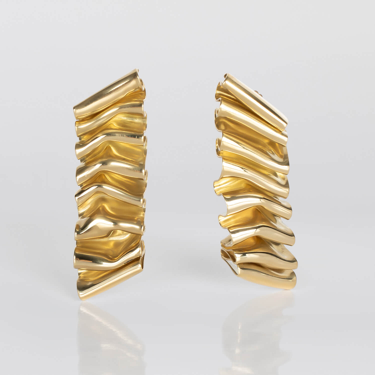 MIRR_WAVE_EARRINGS_FRONT_BRASS_WEB.jpg