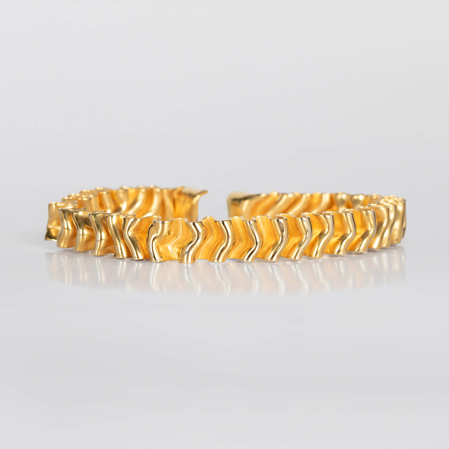 MIRR_WAVE_SMALL_BRACELET_FRONT_24KRTGP_WEB.jpg