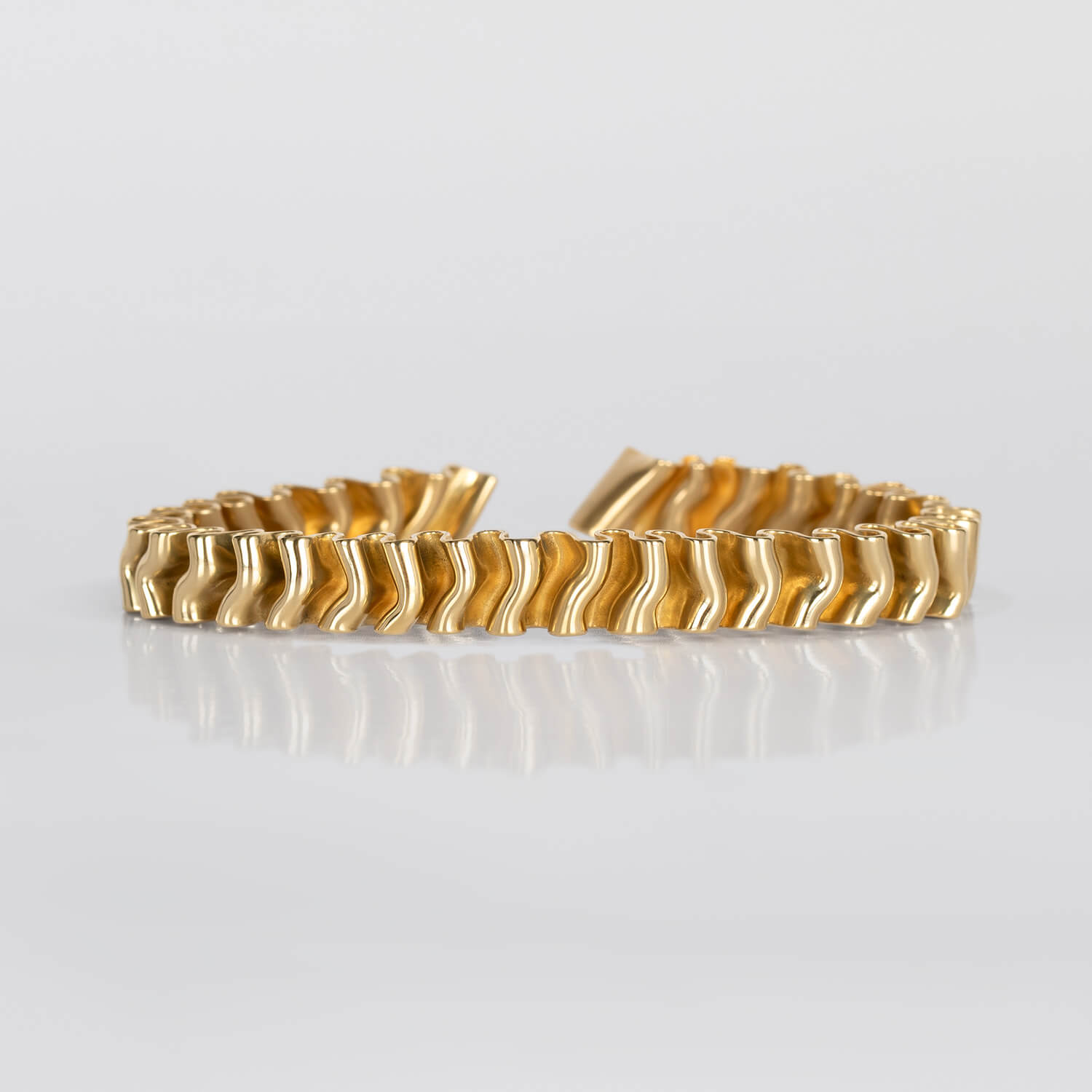 MIRR_WAVE_SMALL_BRACELET_FRONT_BRASS_WEB.jpg
