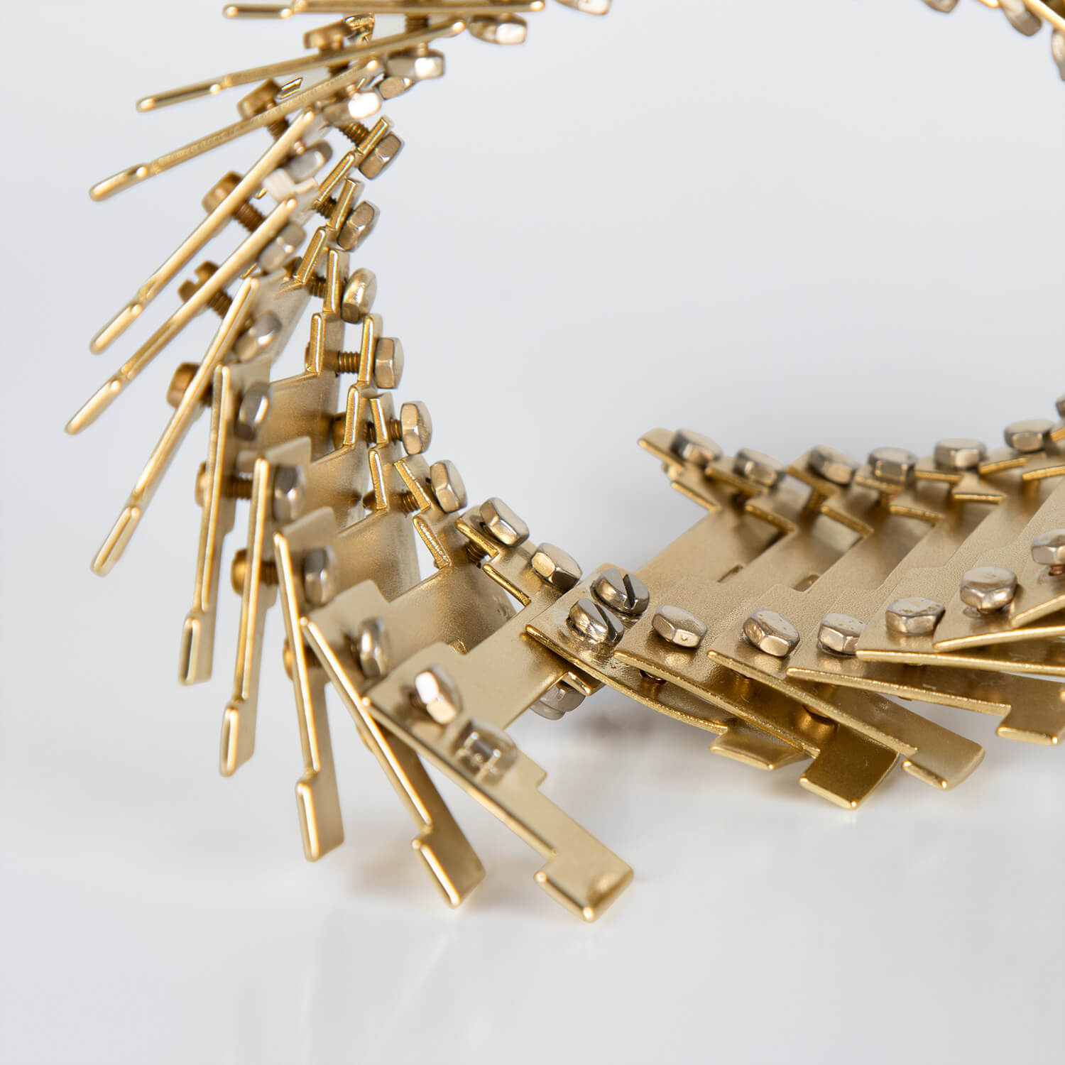REFORM_SPINE_BRACELET_DETAIL_BRASS_STAINLESS_STEEL_WEB