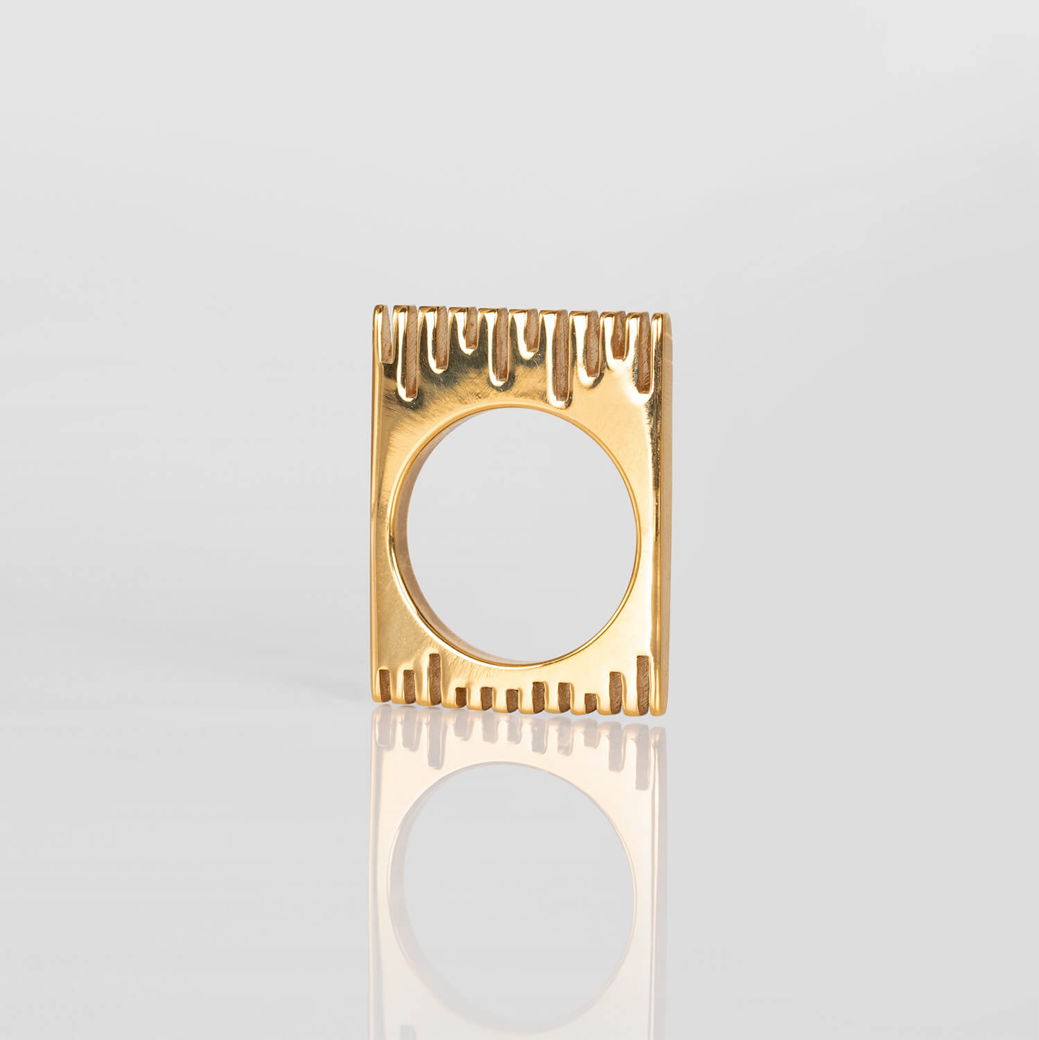 STARR_CASTLE_RING_RIGHTSIDE_14KRTGP_WEB