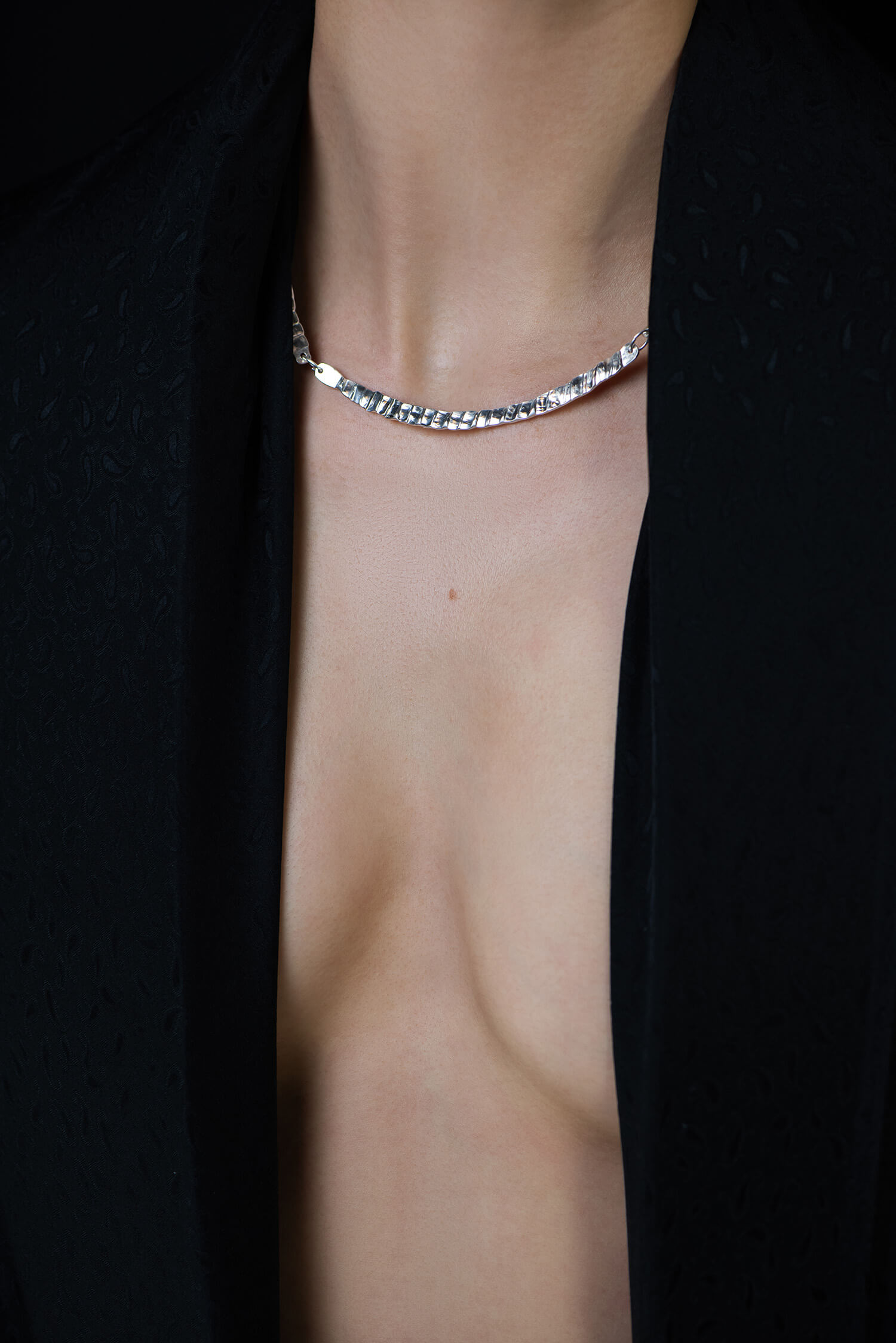 GRAY,FLES,NECKLACE,BODY,SILVER,WEB