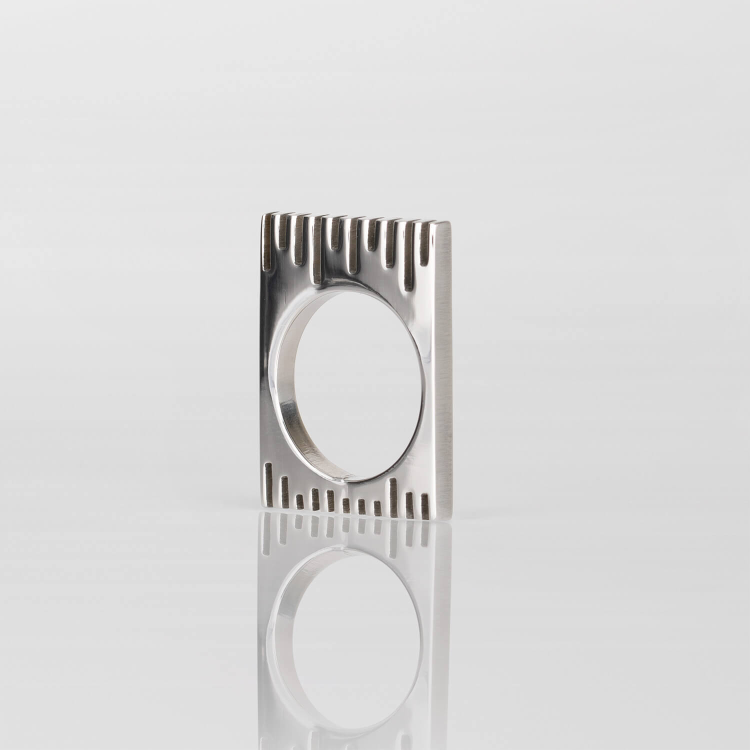 STARR_CASTLE_RING_RIGHTSIDE_RVS_WEB